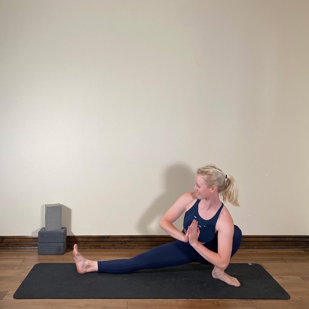 Anjali Mudra in Skandasana