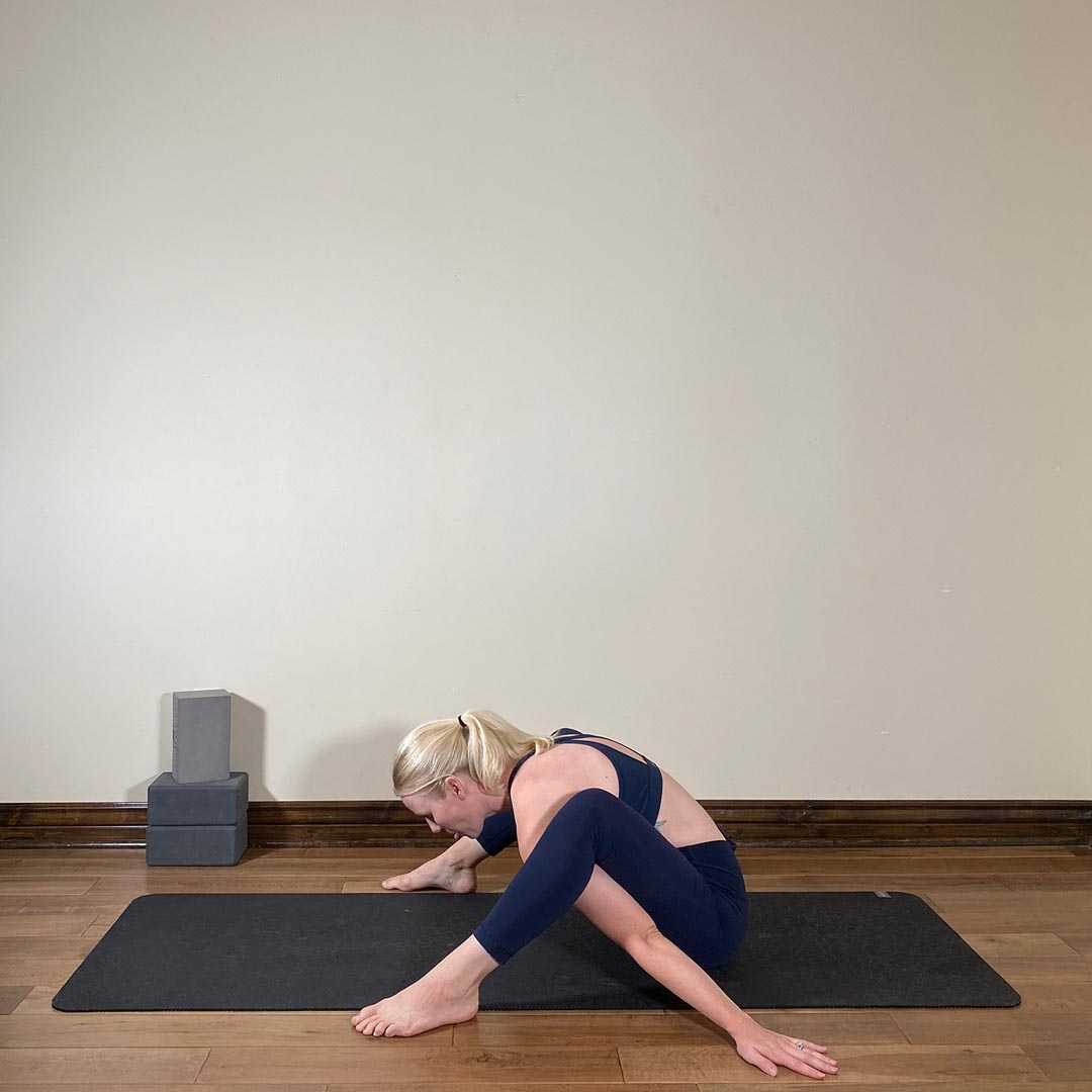 Tortoise Pose, Kurmasana (1)