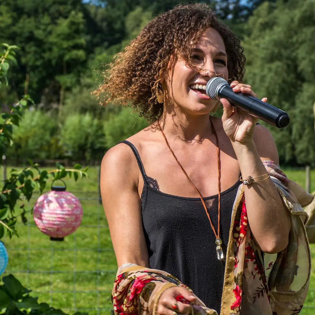 Ariel Lowell, masterclass teacher and E-RYT 500 at Drishti Beats